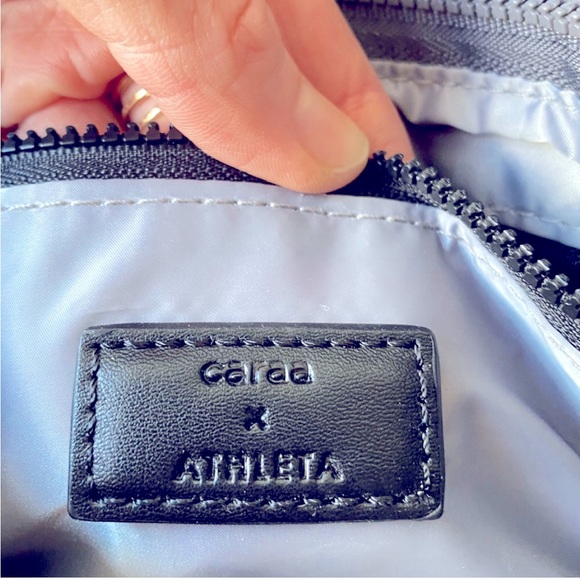CARAA X ATHLETA Puffer Crossbody Bag / Dark Grey - Picture 14 of 16